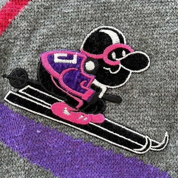 Vintage Mountain Downhill Ski Graphic Sweater Grey Pink Purple - Picture 10 of 15